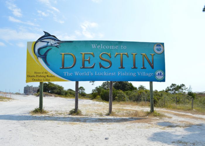 destin-fishing-rodeo-welcome-to-destin-sign-worlds-luckiest-fishing-village-4